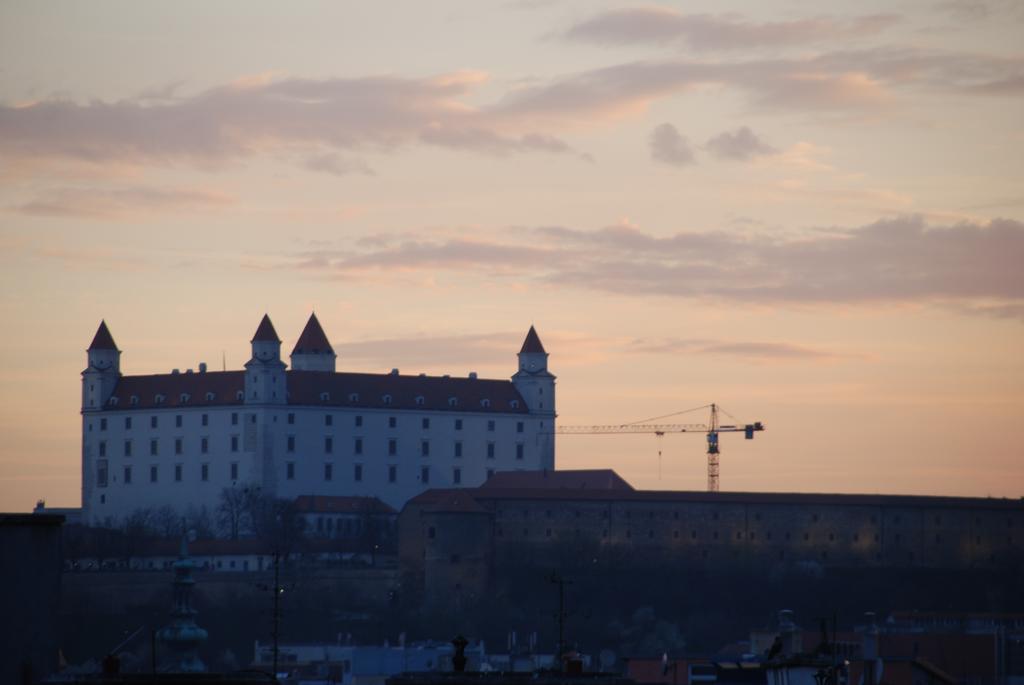 Stay In City Apartment Bastova Pressburg Exterior foto